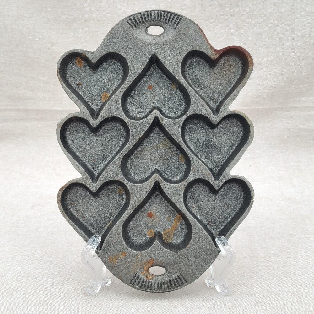 Vintage Benjamin & Medwin Cast Iron 9 Heart Cookie Muffin Tart Mold Bakeware